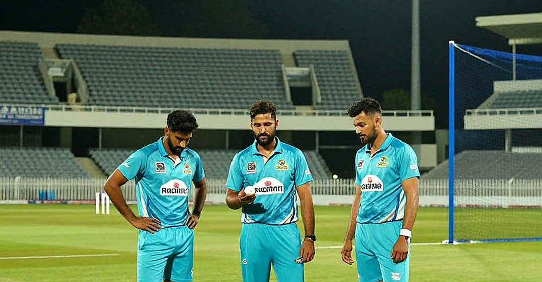 করাচির 'অ্যাডাম গিলক্রিস্ট': নামের আভা, ২১ হাজার প্রতিযোগীর ফানেল আর একটি স্কুল সেঞ্চুরির ঠান্ডা অডিট