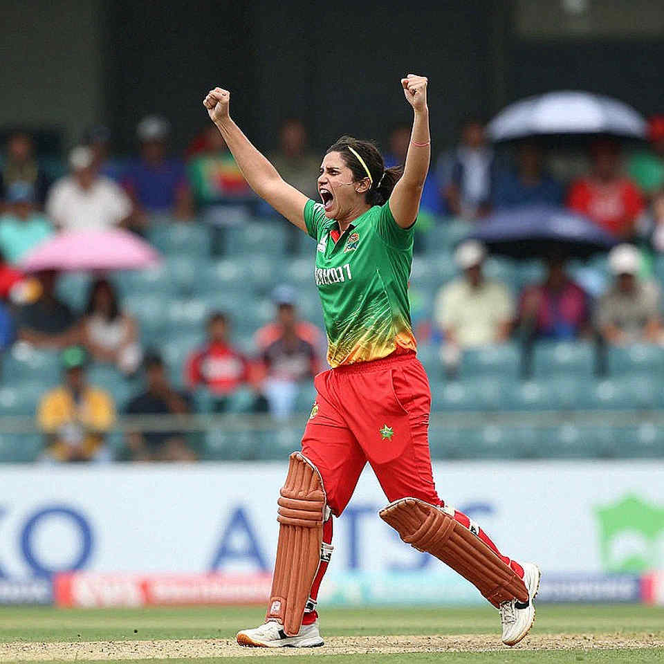 ৮৯/৩ থেকে ১১১ — ইরানি কাপের কুড়ি রান, দুই পেসার আর একটি অসম্পূর্ণ স্কোরকার্ডের গল্প ৮৯/৩ থেকে ১১১ — ইরানি কাপের কুড়ি রান, দুই পেসার আর একটি অসম্পূর্ণ স্কোরকার্ডের গল্প
