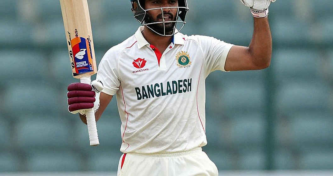 স্কোরবোর্ডের বাইরের লেজার: ঢাকার নীরব গ্যালারি আর ক্রিকেটের ডিজিটাল খতিয়ান