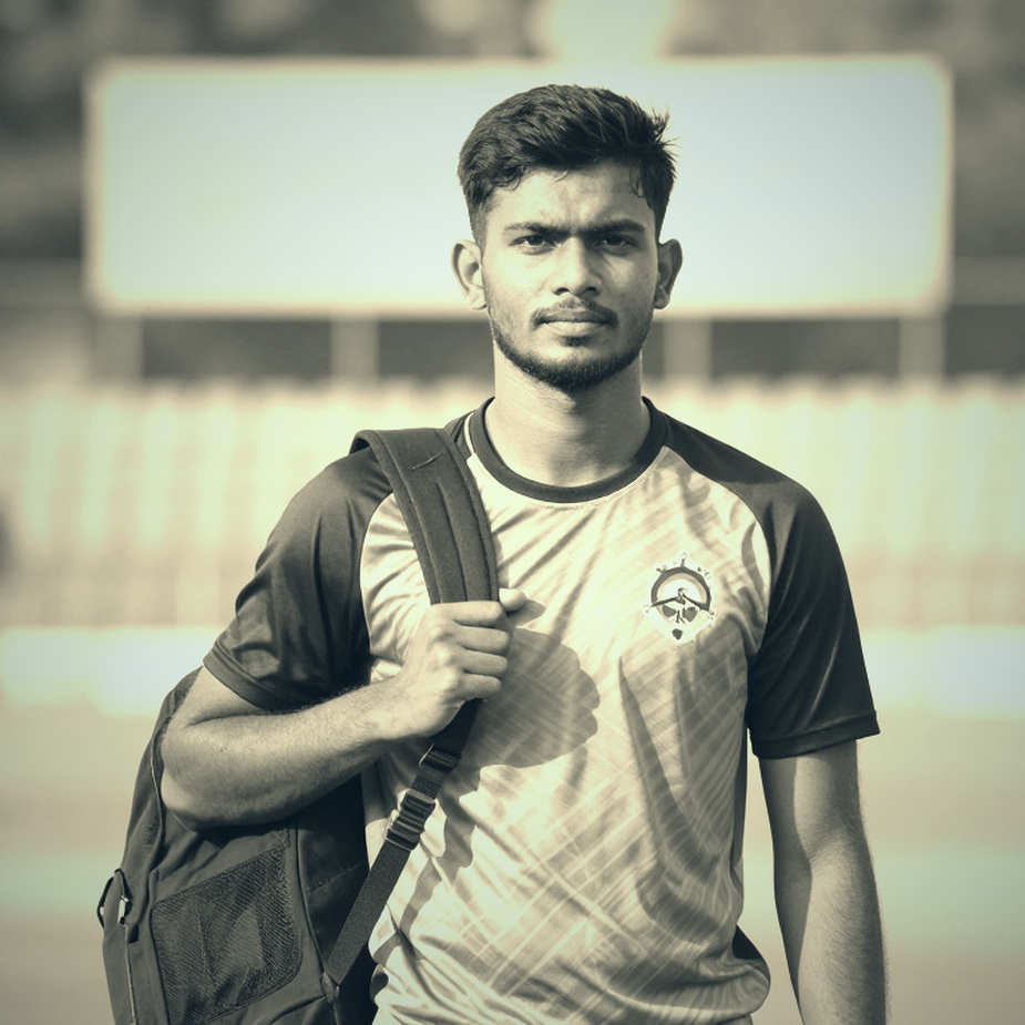 খালি ফাইলের মৌসুম: ট্রান্সফার বাজারে নীরবতা যখন সবচেয়ে জোরালো সংকেত